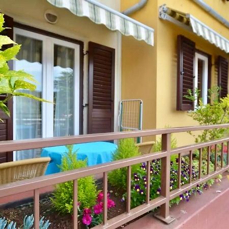Apartment Dana ロヴィニ エクステリア 写真