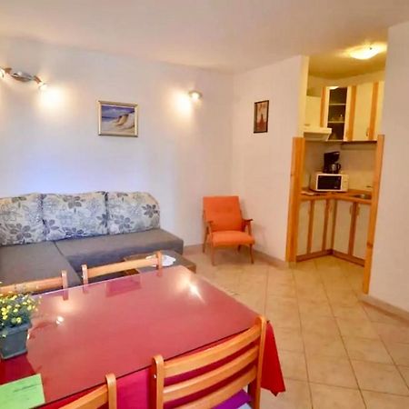 Apartment Dana ロヴィニ エクステリア 写真